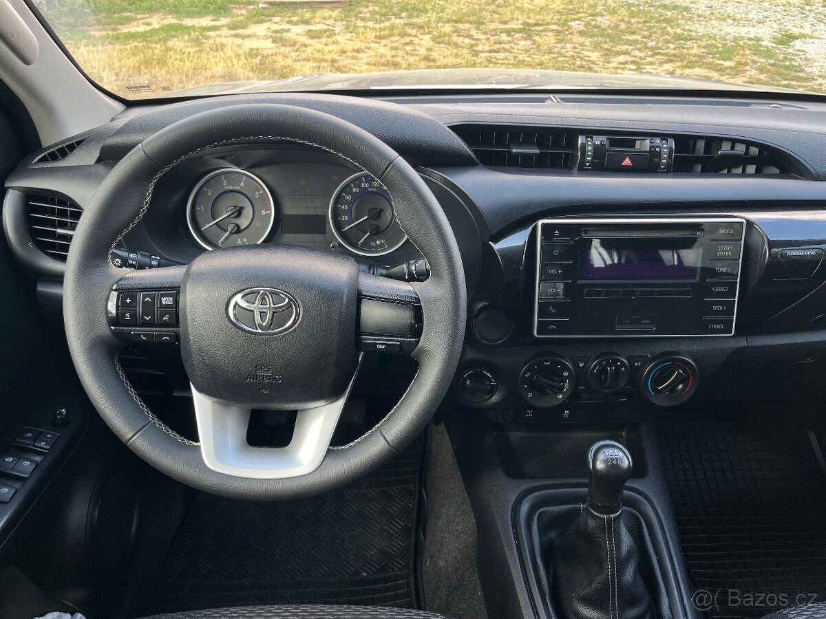Prodám Toyota Hilux 2.4 D-4D