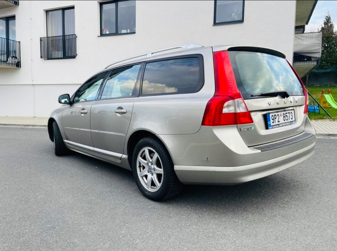 Volvo V70 2.4D D5 136kW - 4