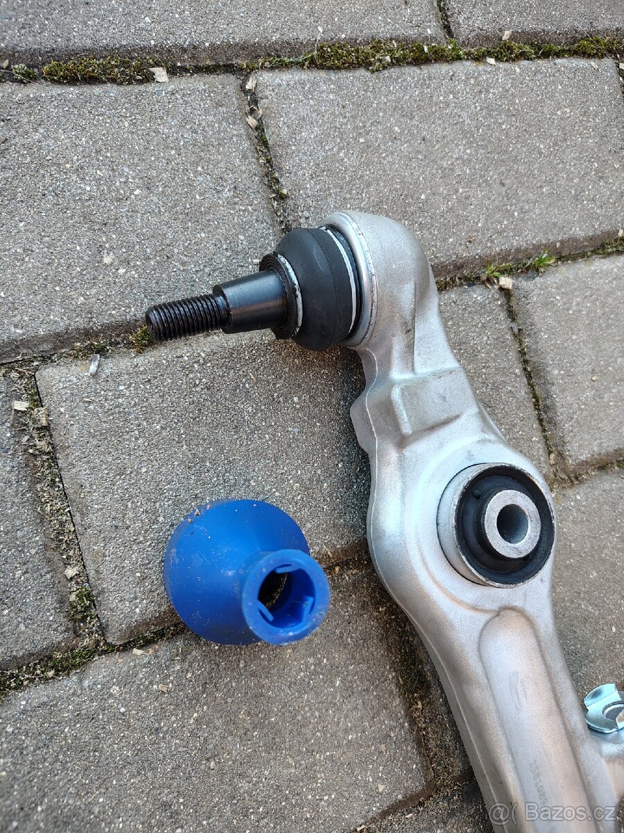 Spodní rameno Superb/Passat/A4/A6 atd. - 4