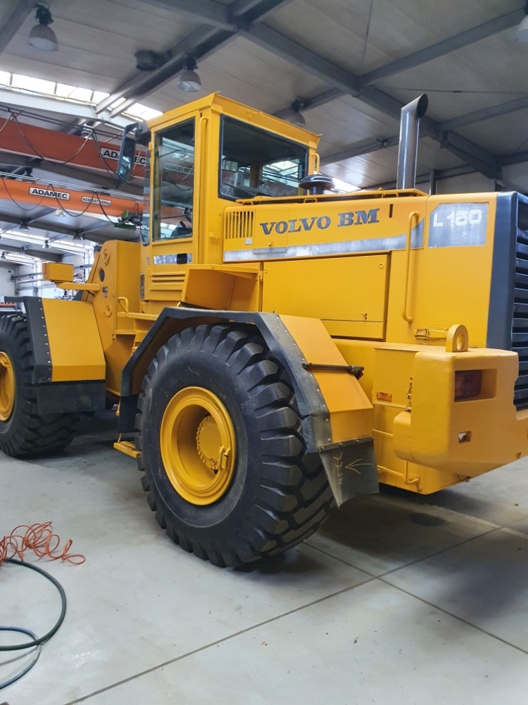 Nakladač VOLVO BM L150 - 4