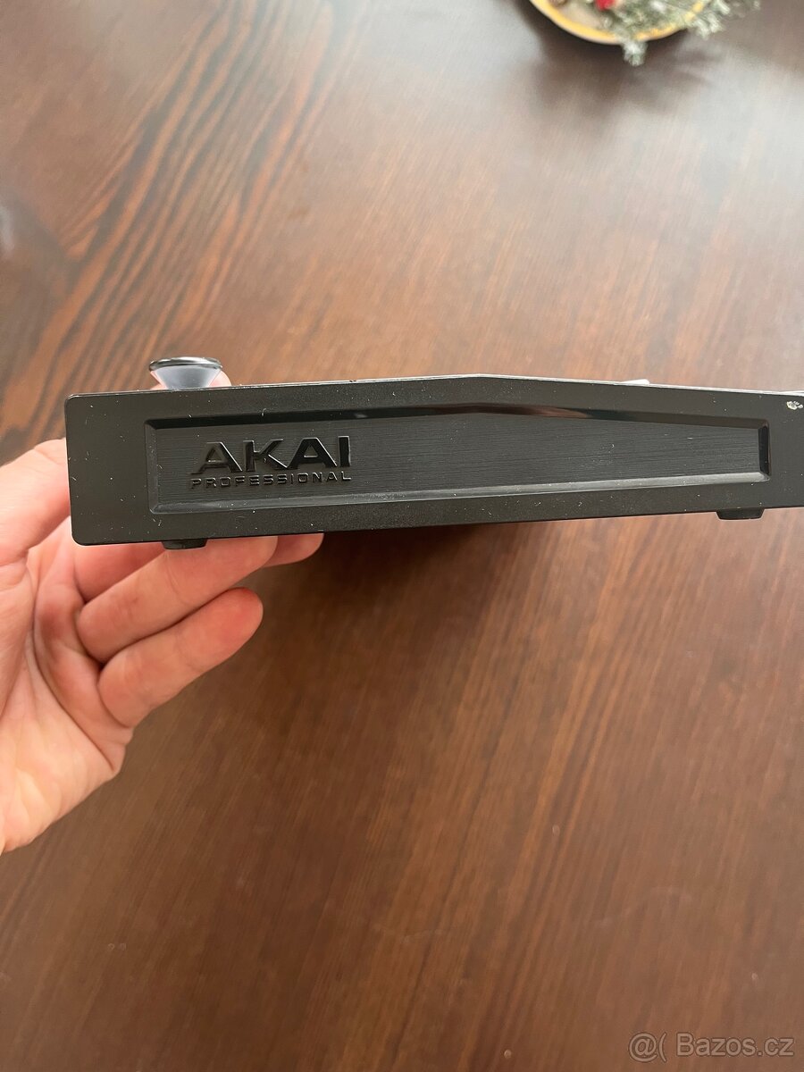 Akai MPK mini - 4