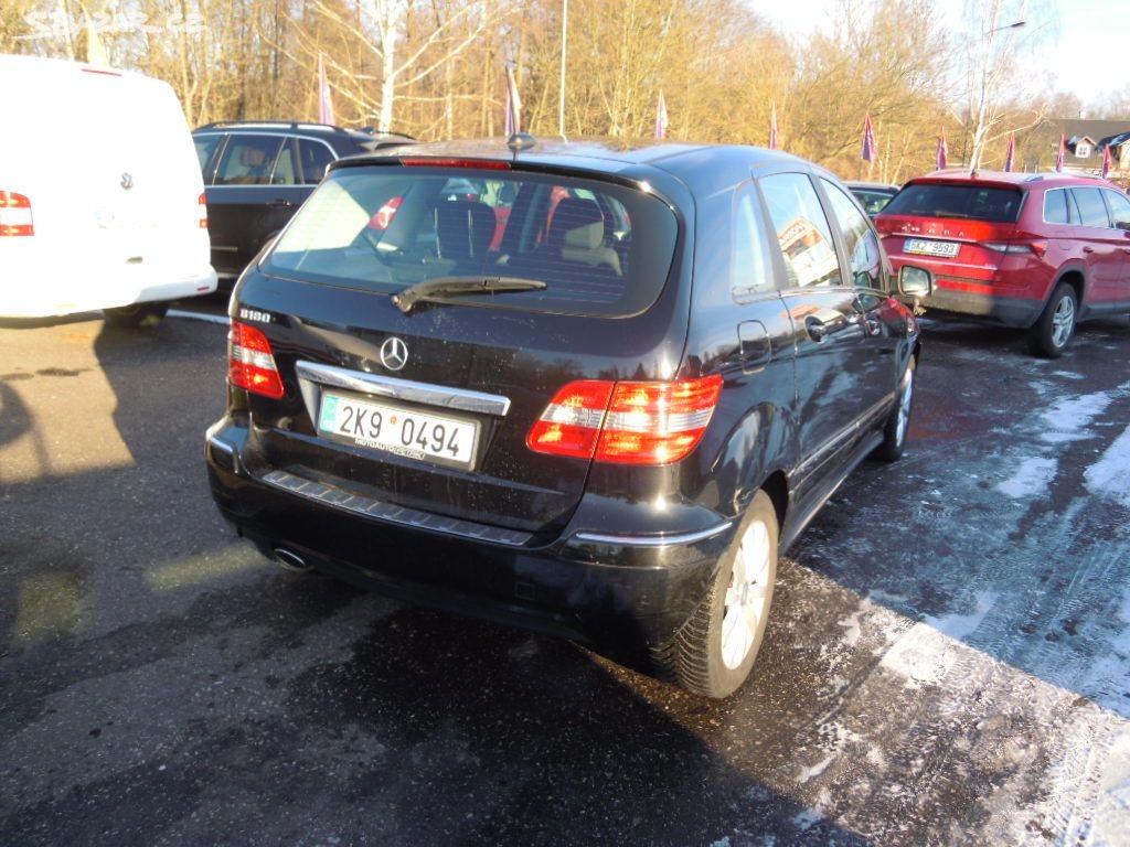 Mercedes B180 - 4