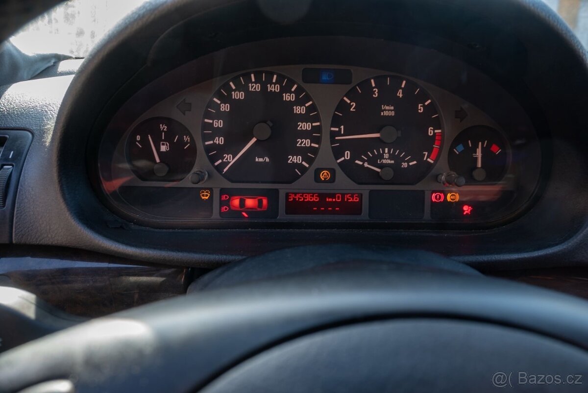 BMW E46 328i Sedan - 4