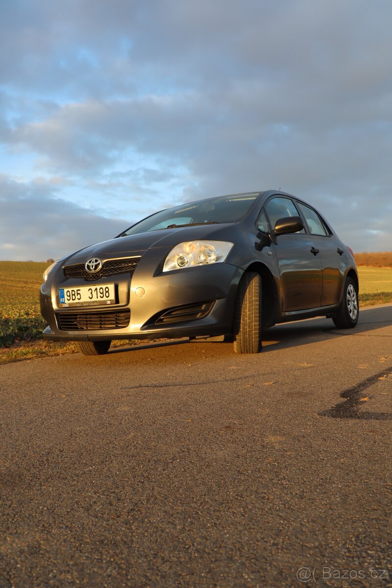 TOYOTA AURIS - 4