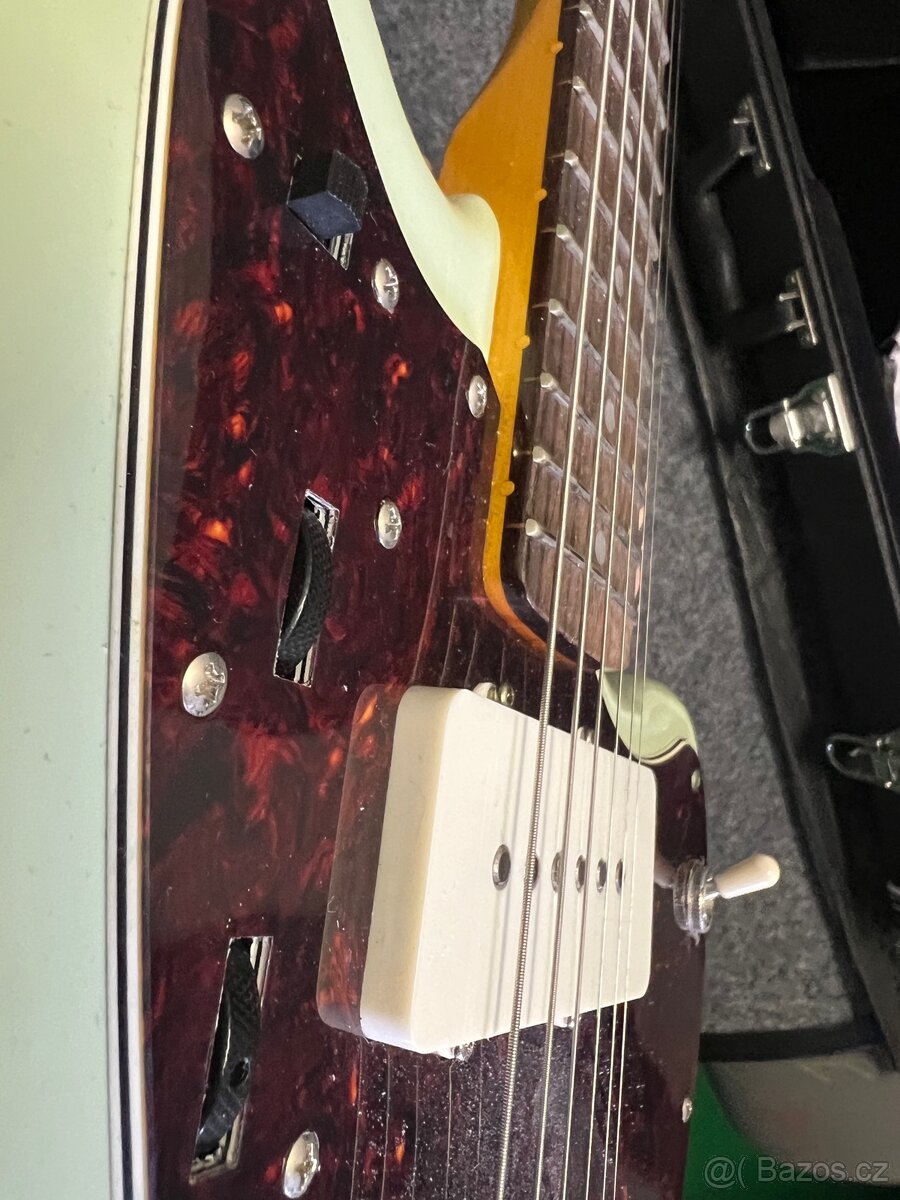 Fender Squier Jazzmaster - 4