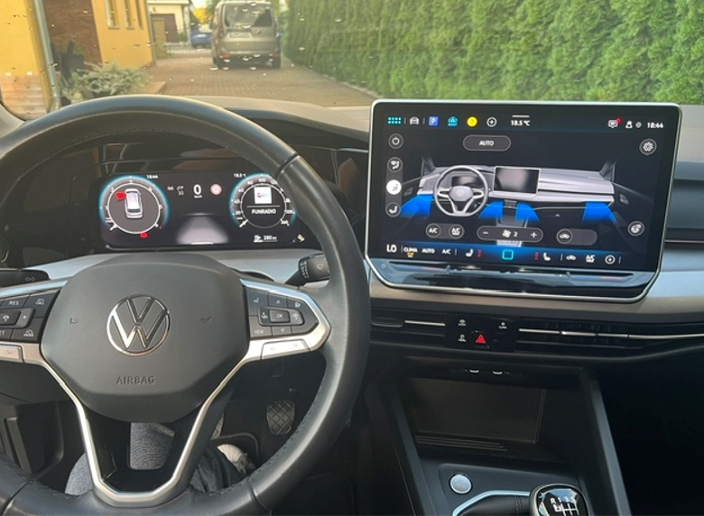 Predám VW Golf Variant 2,0 TDI - 4