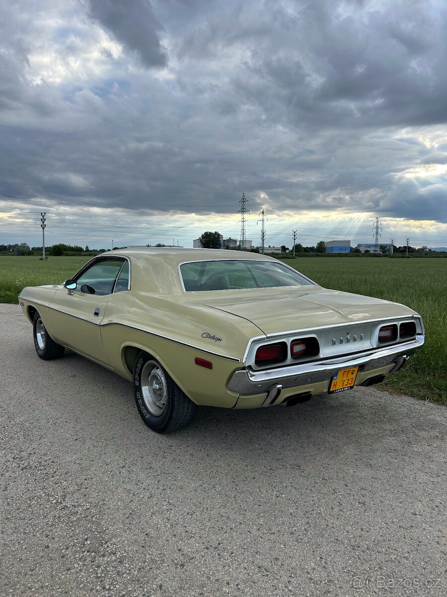 Dodge Challenger - 4