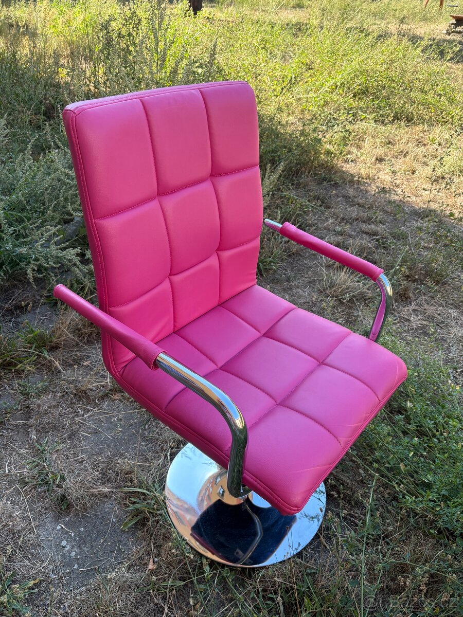 Růžové křeslo otočné - 4