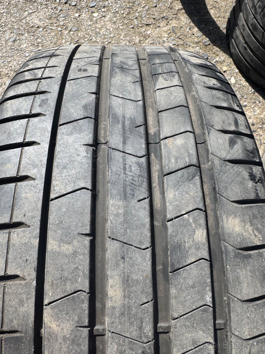 Pirelli 255/35 R19, P ZERO, run flat, MOE - 4