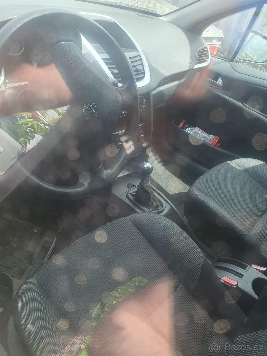 Peugeot 207 1.4hdi 50kw levné náhradní dily - 4