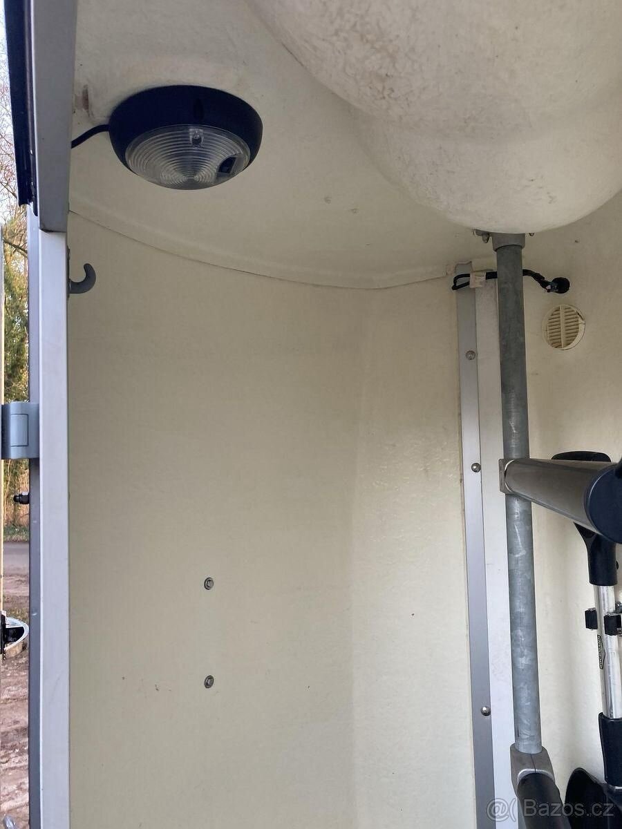 Přepravník na dva koně se sedlovnou Bockmann - 4