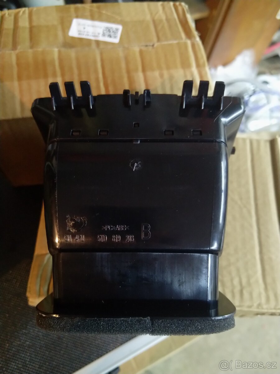 Ofuk zadní loketní opěrky pro VW Touran 2016–2021 - 4