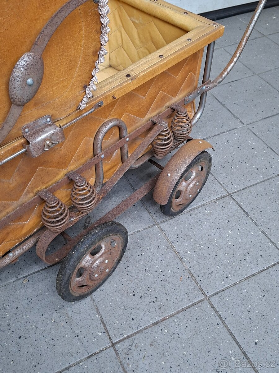 Kočárek pro panenky - 4