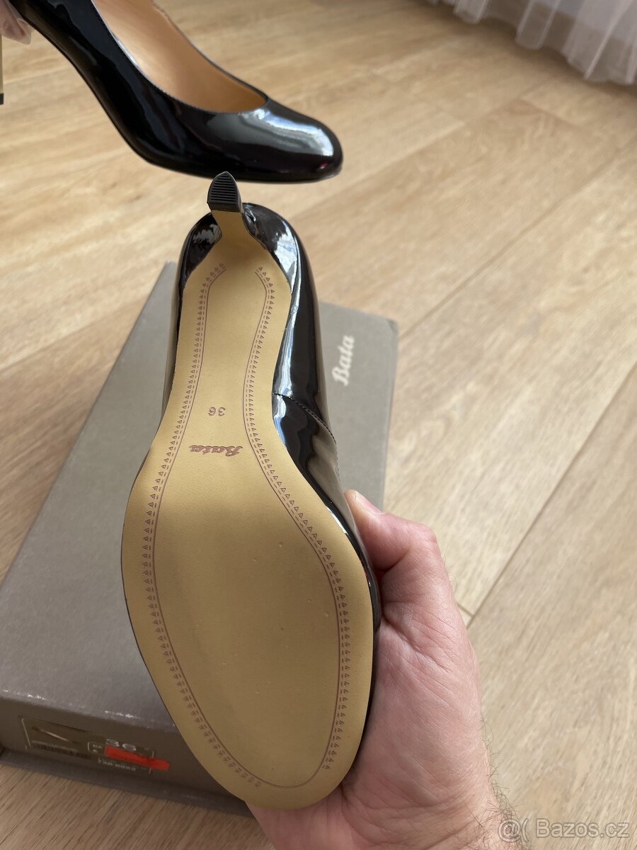 Kožené lakované lodičky Baťa, vel. 36 - 4