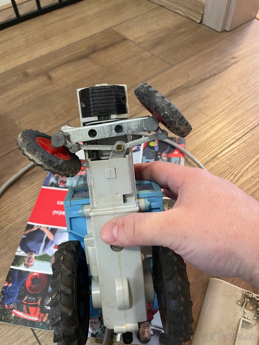 STARÝ RETRO TRAKTOR ZETOR CRYSTAL - 4