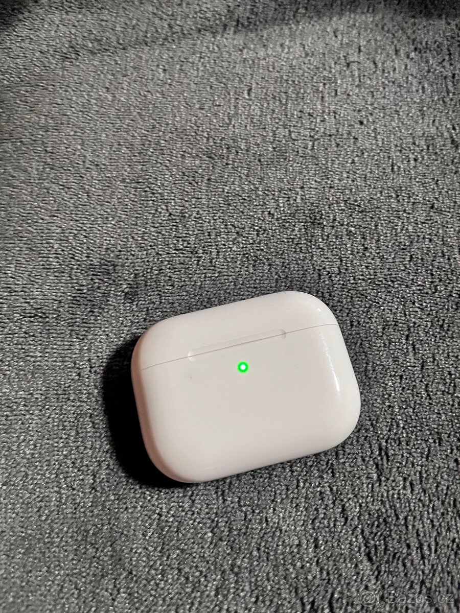 Apple airpods pro 3 - 4
