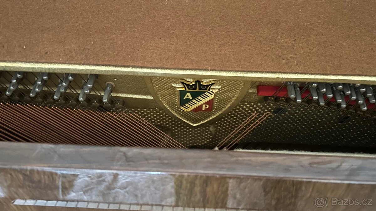 Piano PETROF - 4