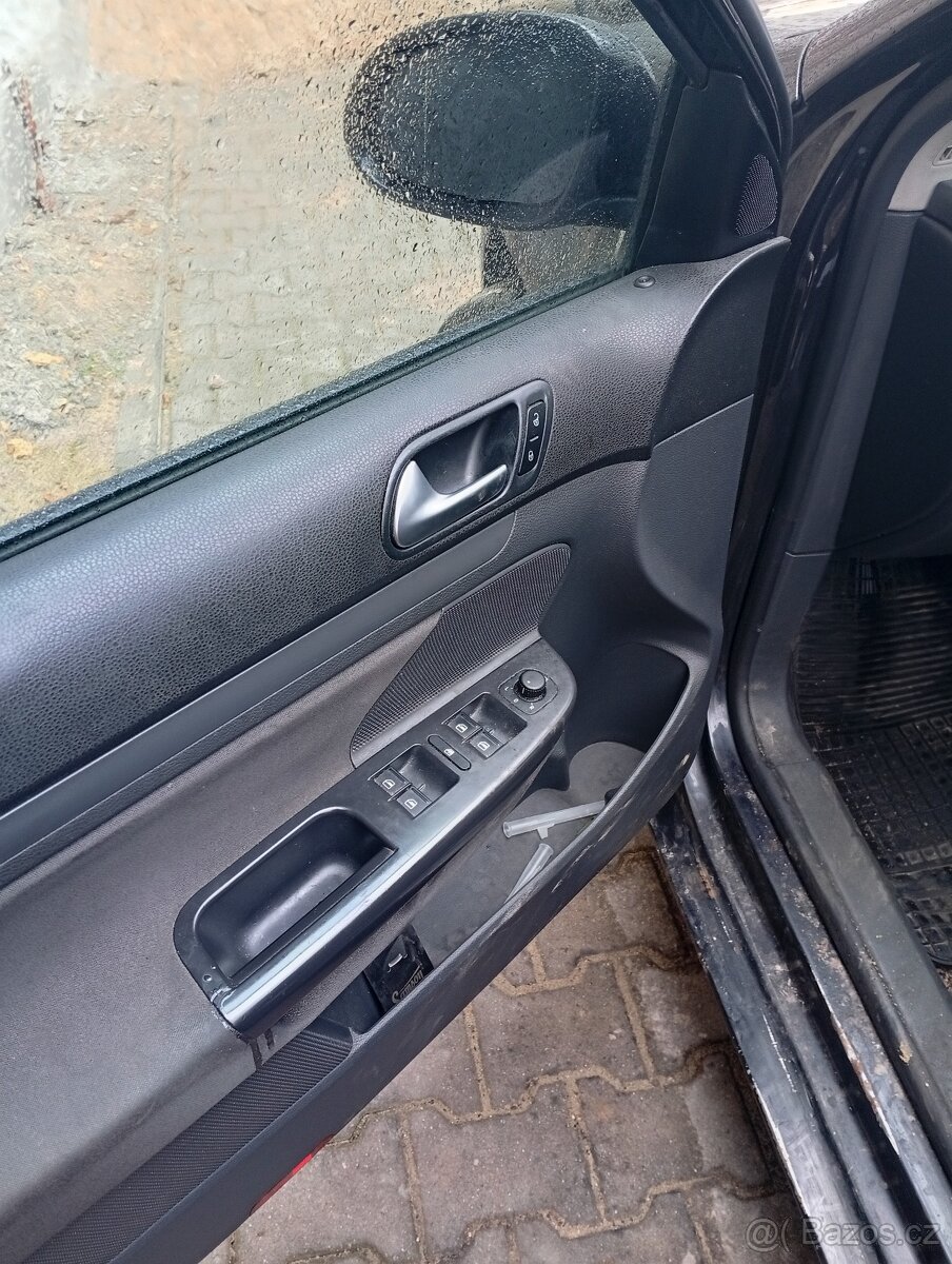 Volkswagen golf - 4