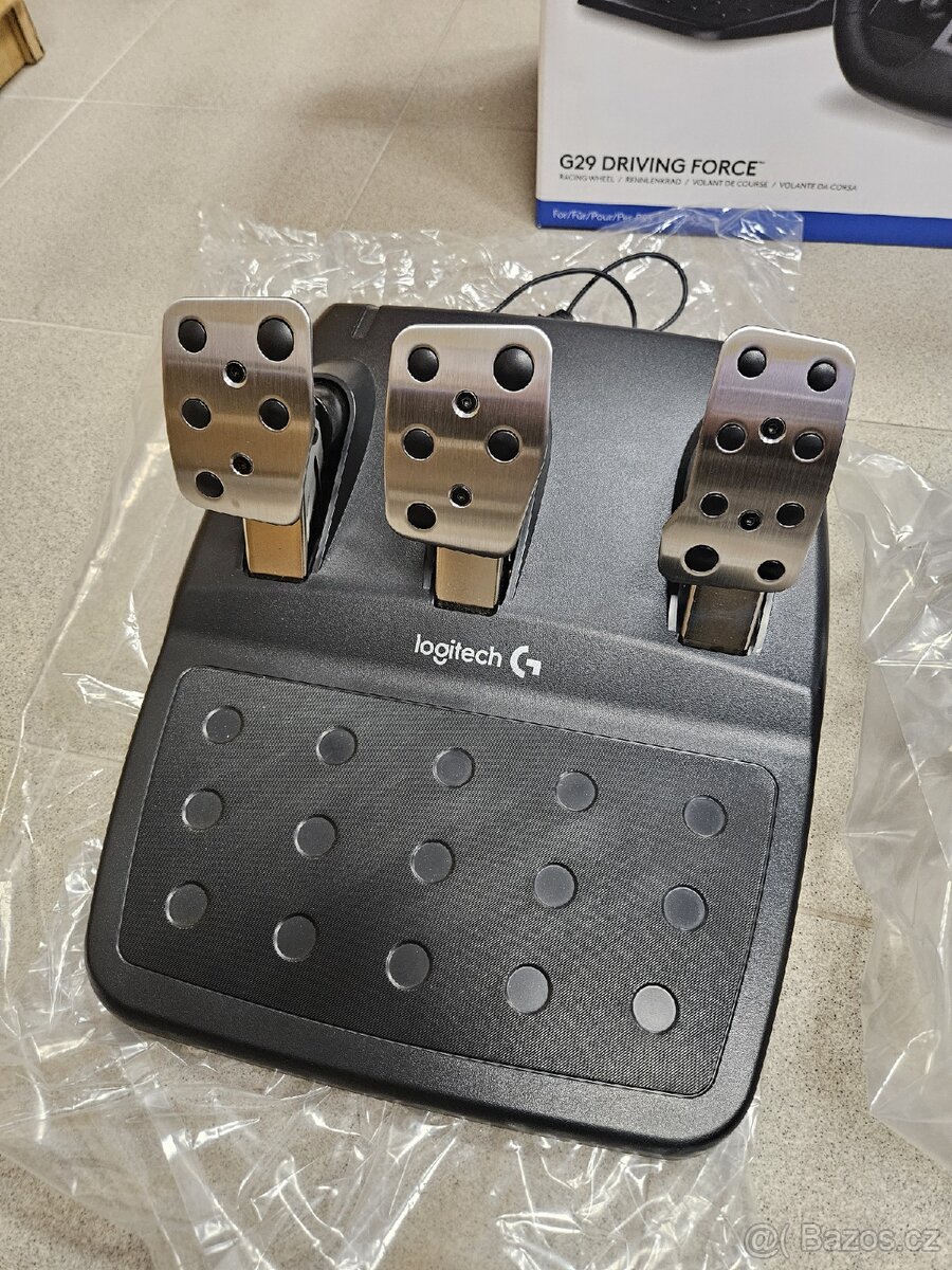 Volant s pedály - 4