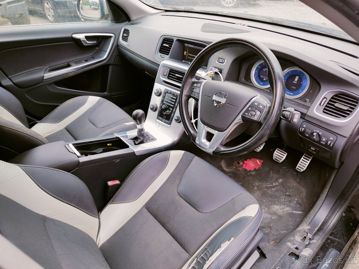 Volvo V60 R-DESIGN 2,0 D3 120kw - Náhradní díly - 4