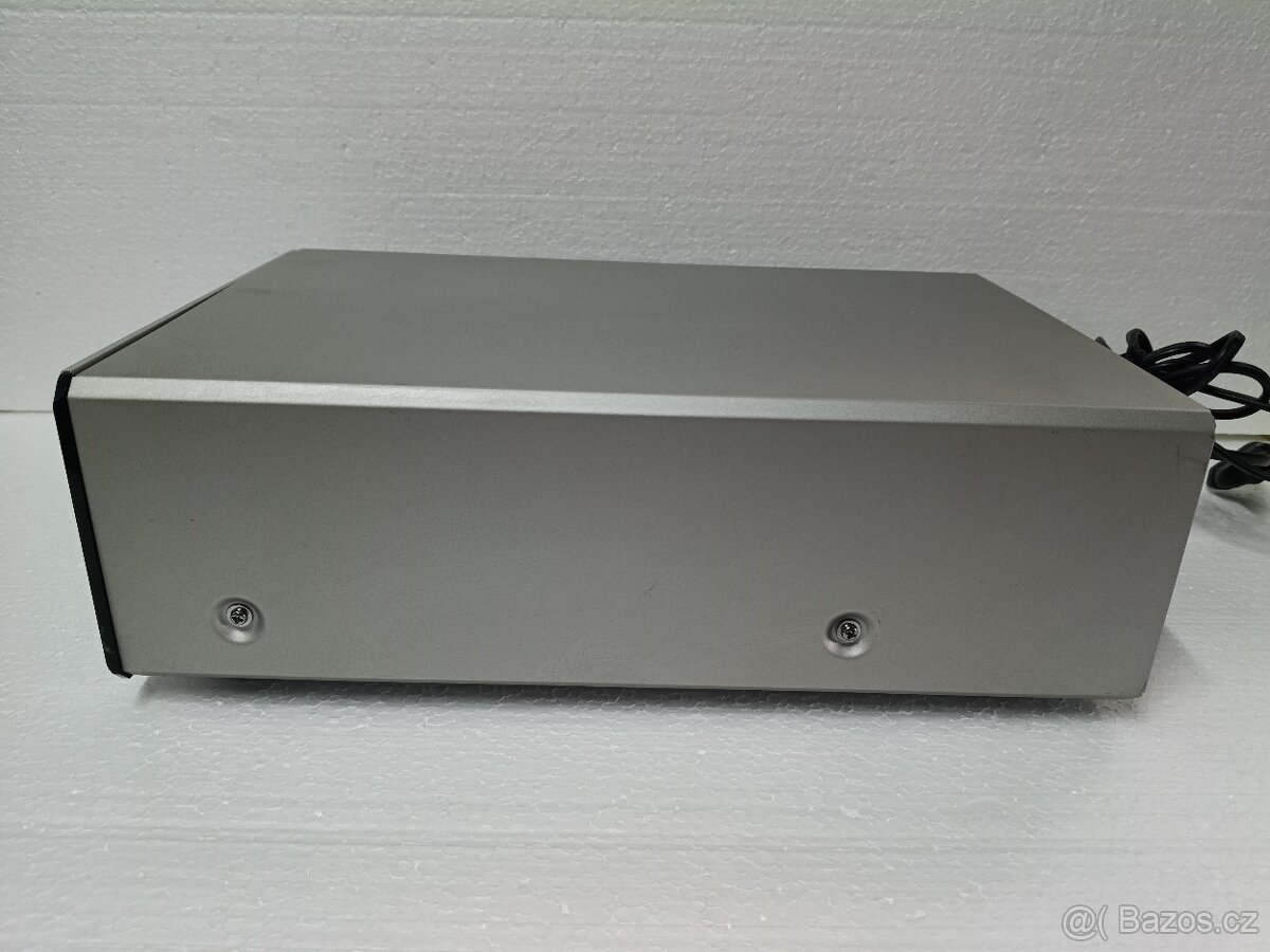 Yamaha CDX-E410 Přehrávač - 4