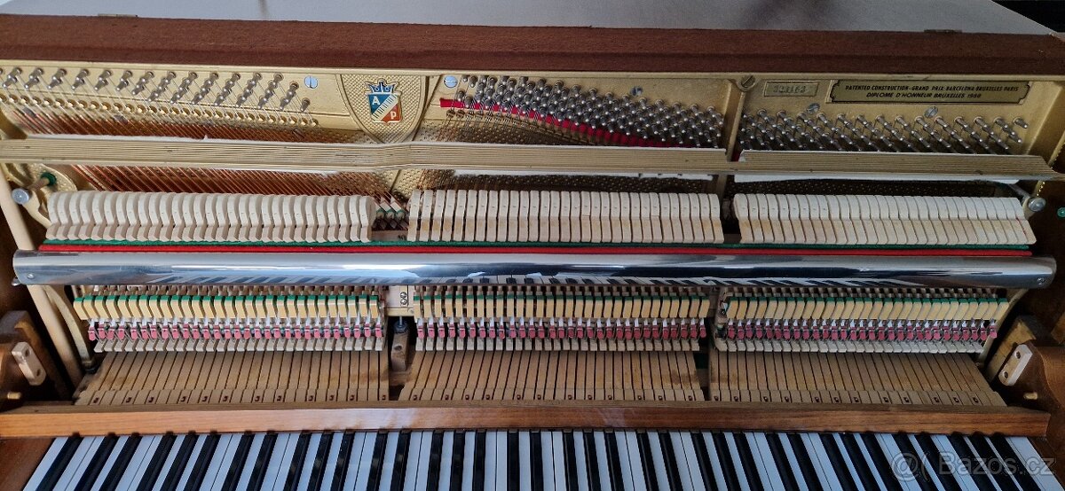 Piano Petrof 118 chippendale - 4