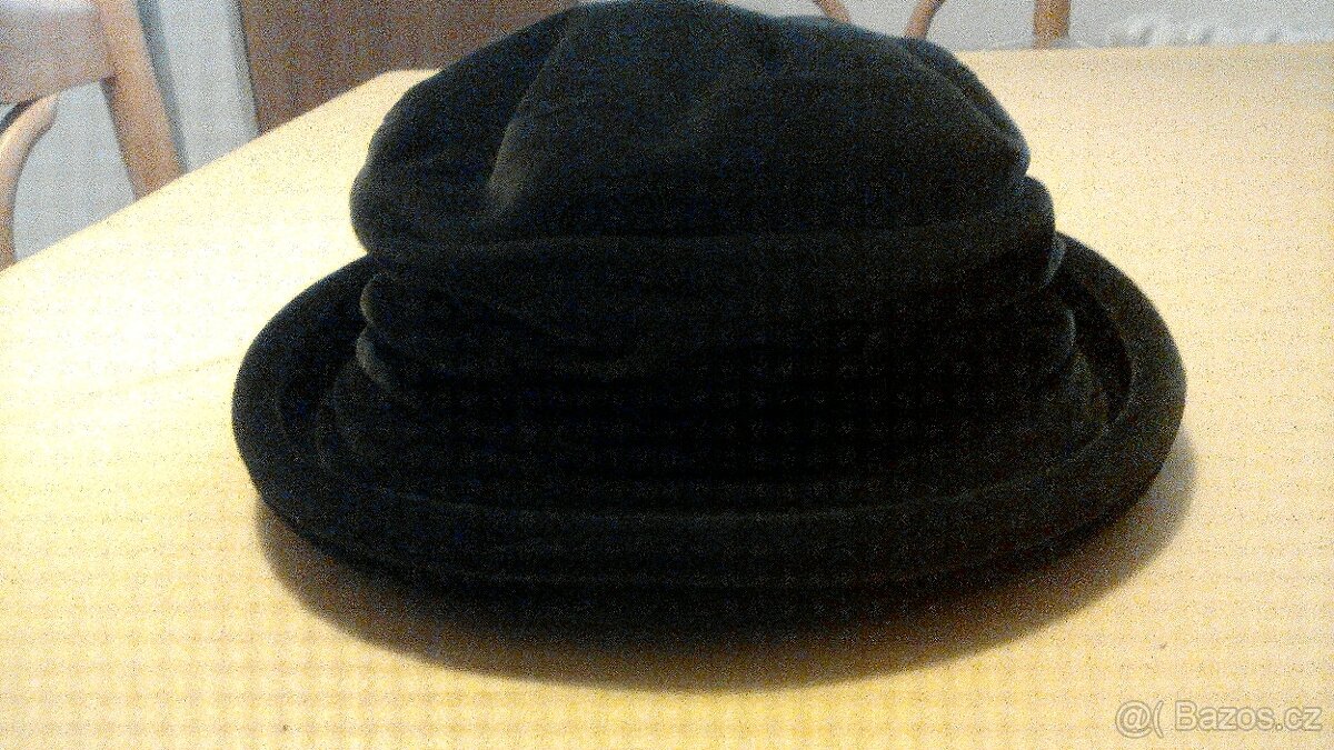 Pánská kožeš. čepice, dám. + pán. klobouky, šály, čepice - 4