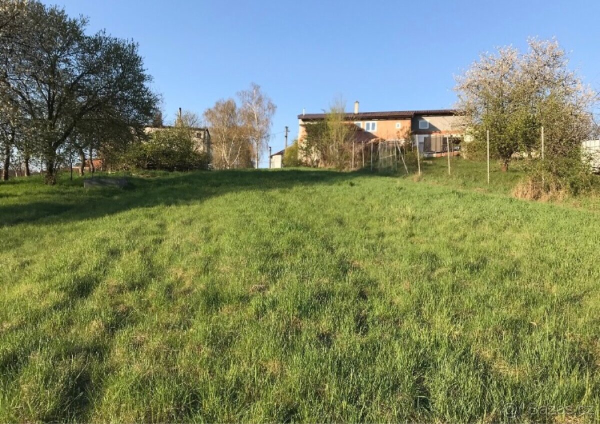 Pozemek k prodeji Svárov u UH - 1084m2 - 4