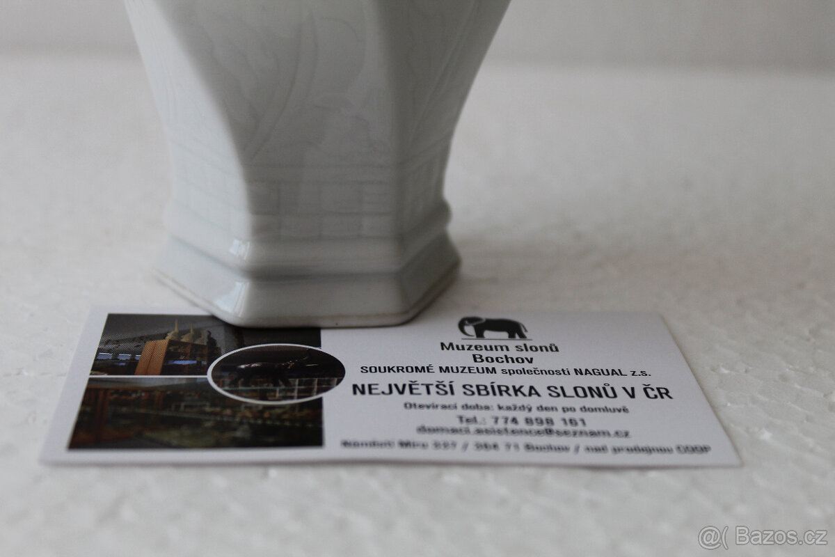 Střední tvarovaná váza - Royal Dux - 4