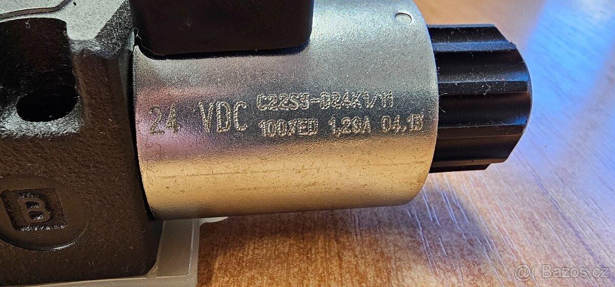 Hydraulický rozvaděč DUPLOMATIC 24V + manuál ovládání - 4