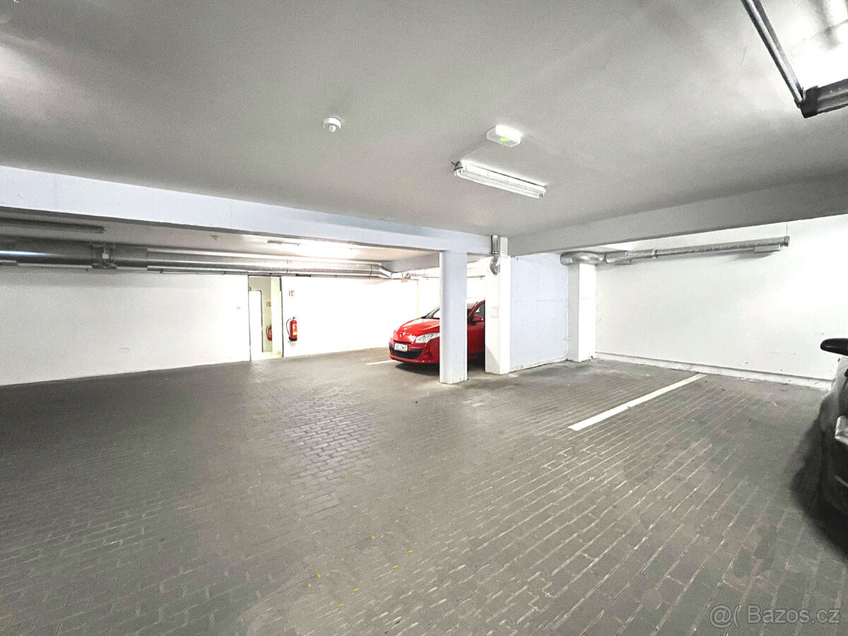 Prodám kryté a bezpečné gar. stání Brno, U Leskavy - 4