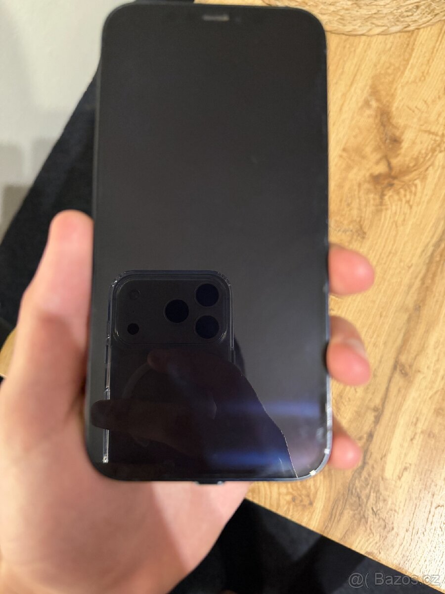 Apple iPhone 12 64GB + 6 nových krytů - 4