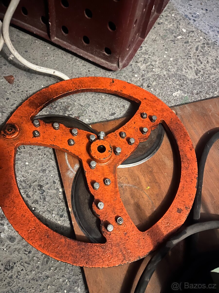 Elektrický sekáč, řezačka,mlýnek na kopřivy - 4