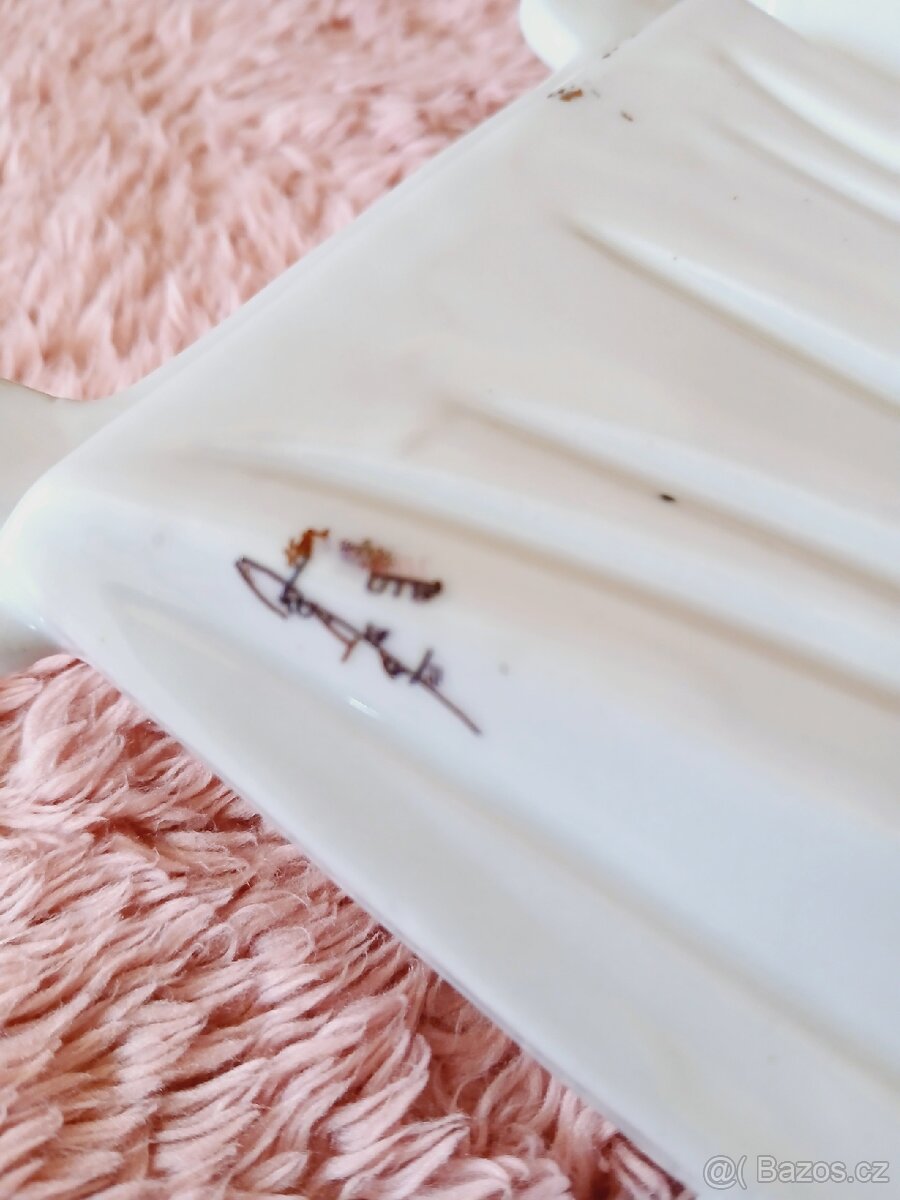 Krásný stojánek s vázičkou a rámečkem na fotku - 4