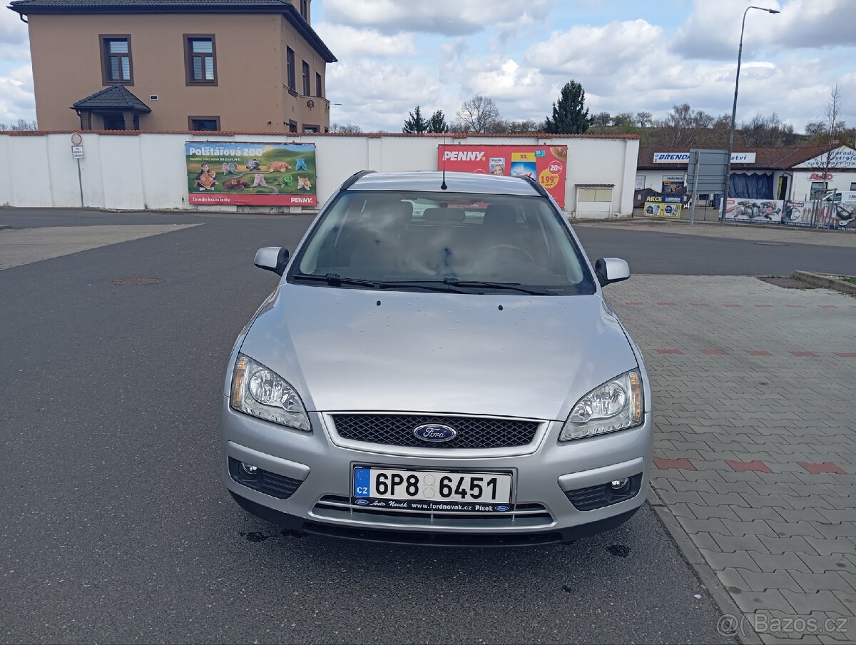 Ford Focus 1.6 benzín - 4