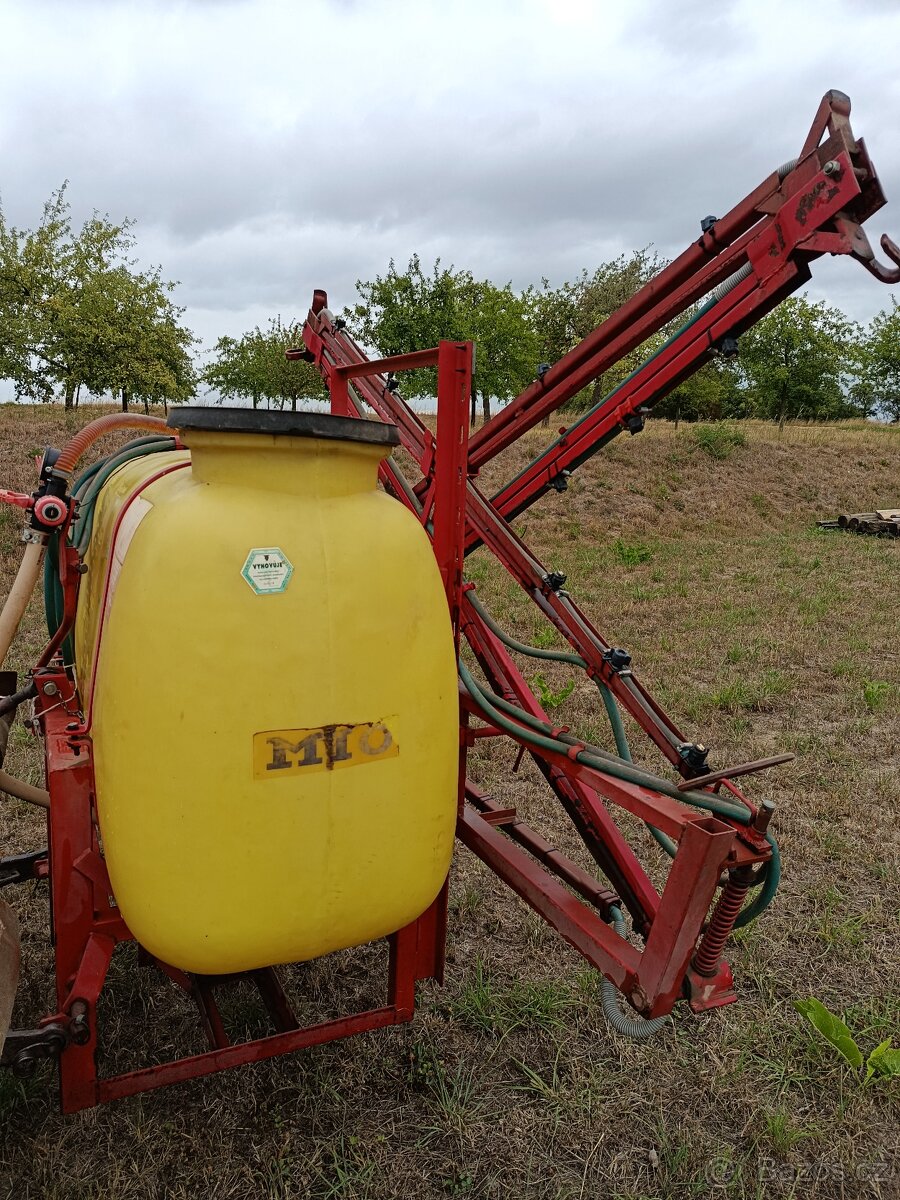 Postřikovač 600 l - 4