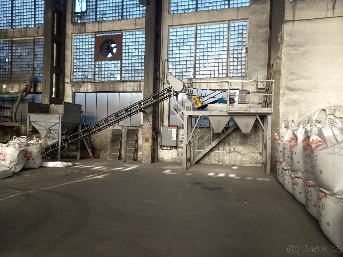 Třídička vč. dopravníku a násypky - 4