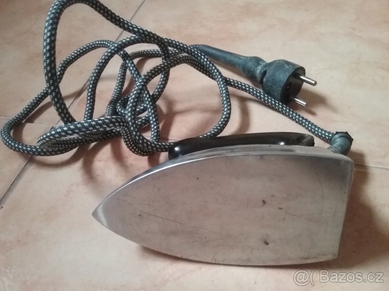 Starožitná cestovní žehlička - 4