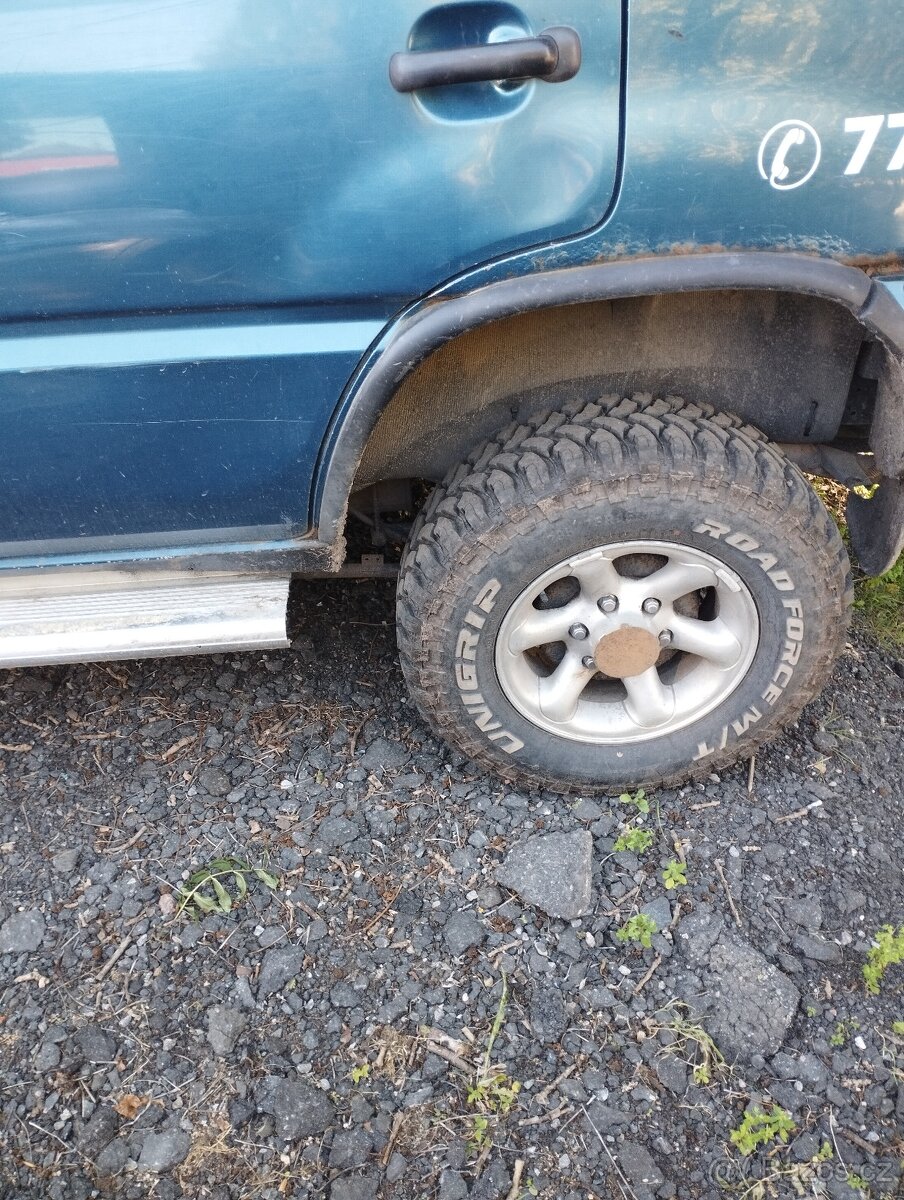 Ford mawerick..Nissan terrano 2.7 td - 4