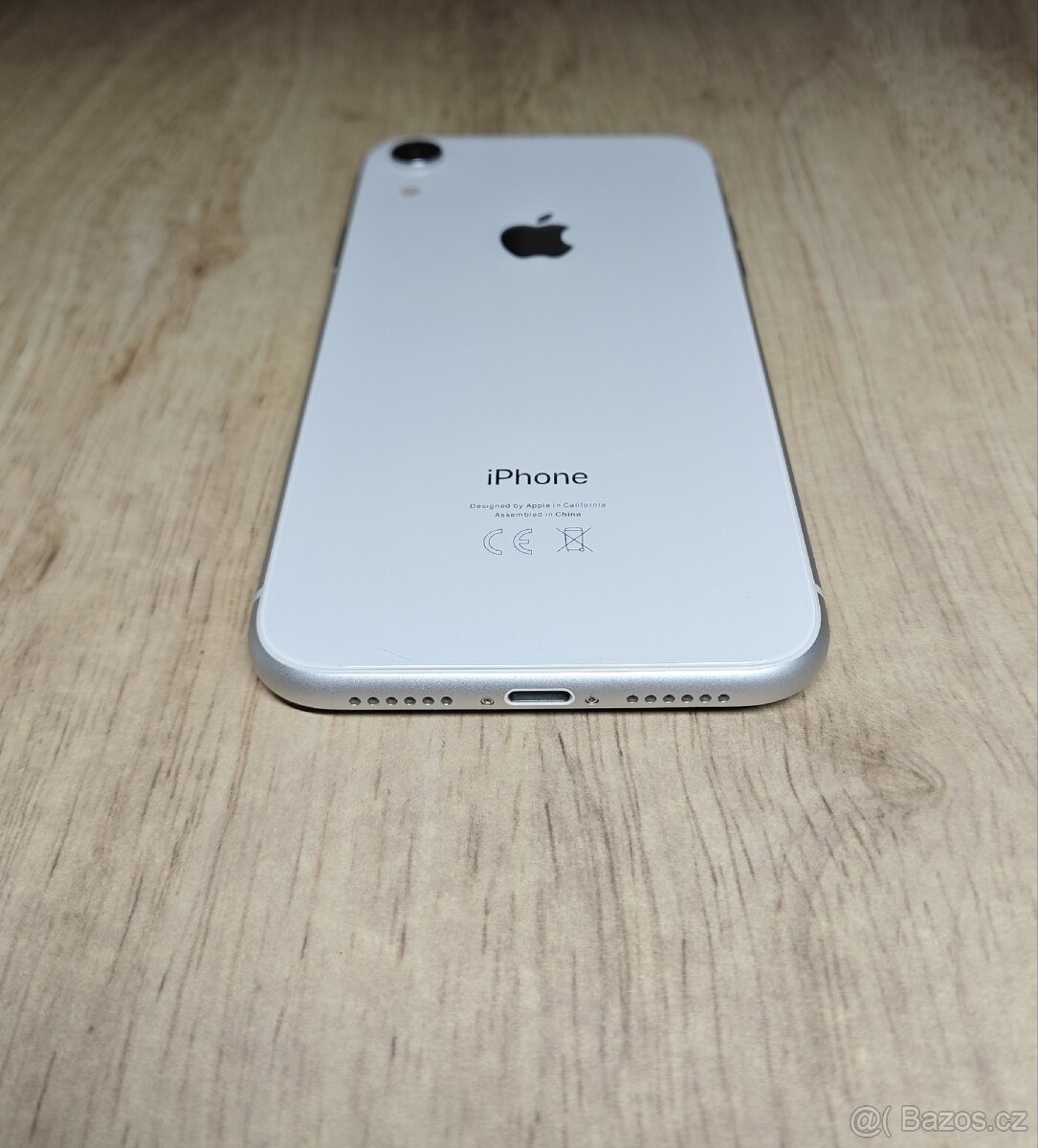 Apple iPhone XR - 4