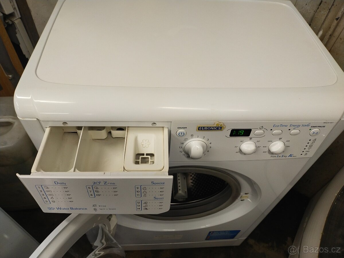 Prodám plně funkční dig. pračku zn. indesit na 5 kg--DOVEZU- - 4
