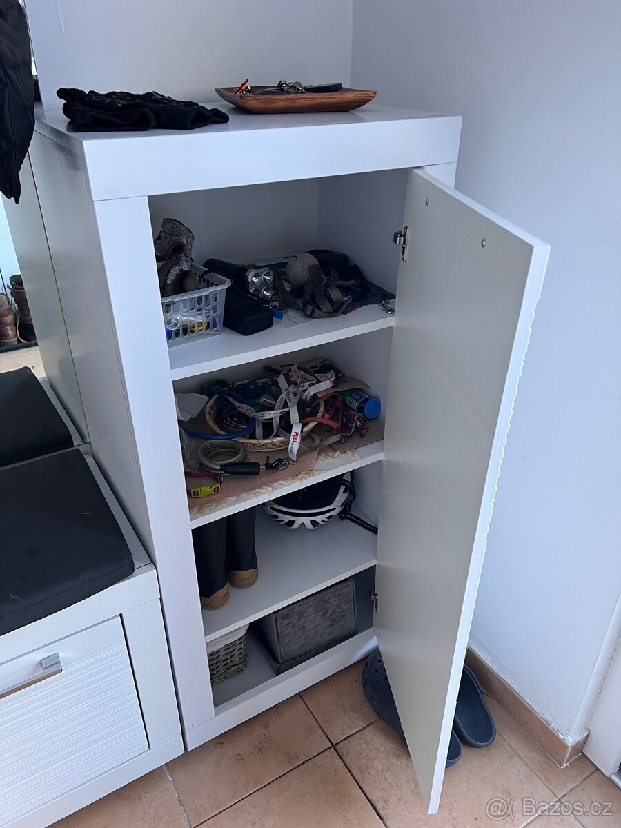Prodám nábytek do předsíně - 4