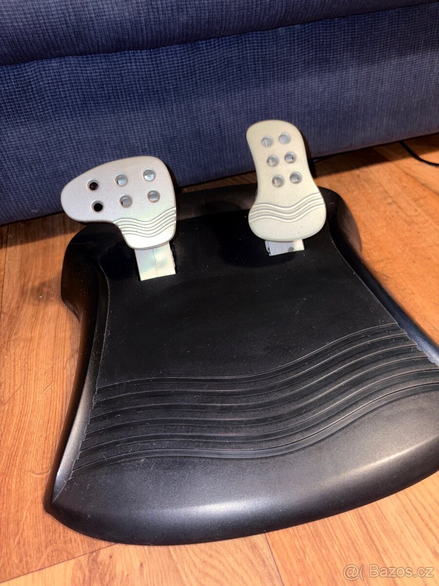 Herní volant Genius Speed Wheel s pedály (USB) - 4