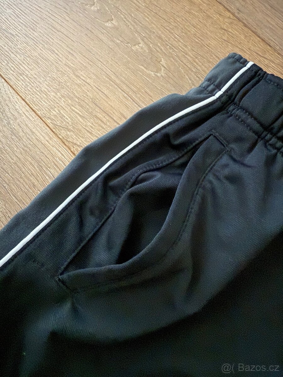 Chlapecké tepláky Nike - 4