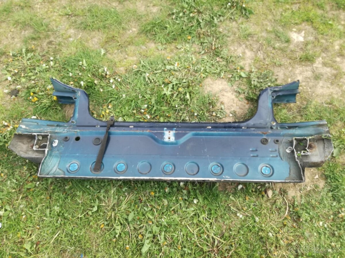 Jaguar XJ40 zadní blatníky, čelo, nosníky, střecha - 4