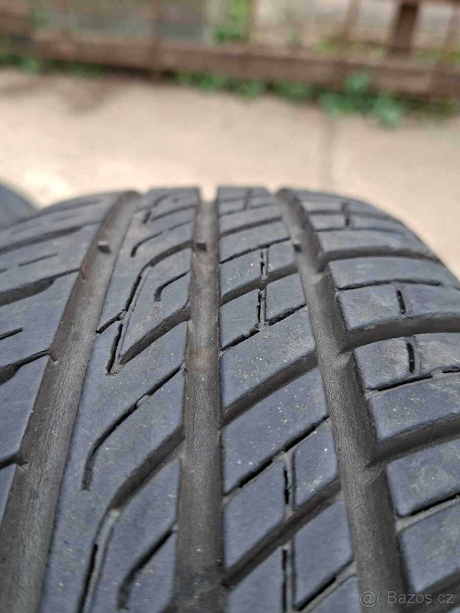 Prodám sadu letních pneu s disky 165/70 R14 - 4