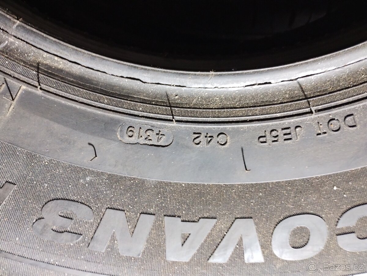 Pneu 225/75 R16C - 4