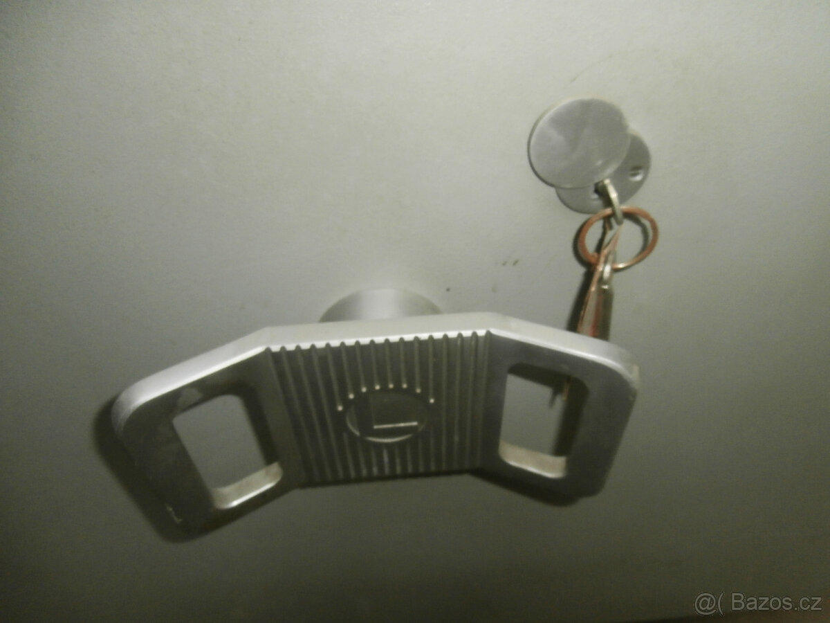 Trezor moderní bytelný bezpečný těžký za 10.000 kč - 4