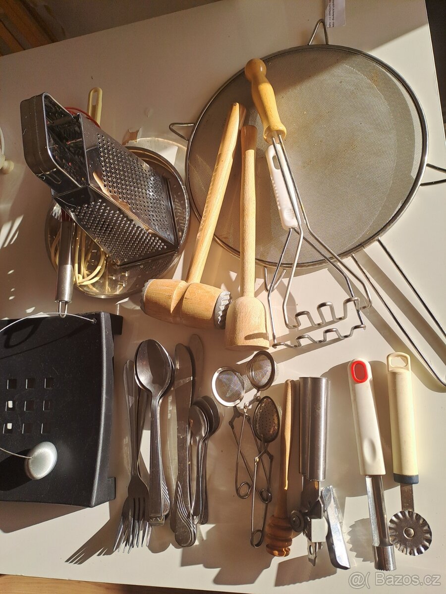 Kuchyňské nádobí 10Kč kus.Sada 5ks-20 Kč - 4