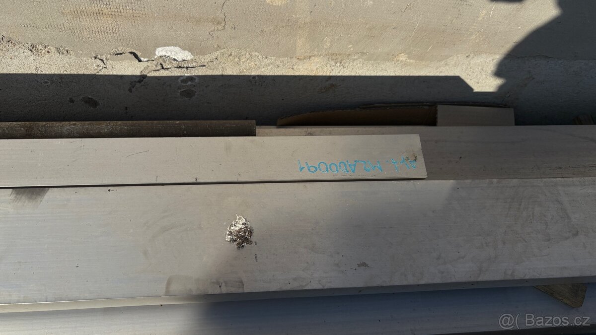 Hliníkové profily, ocelové kulatiny, Al trubky z nosítek - 4